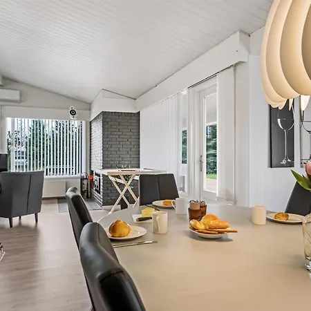 Holiday Ridir Prázdninový dům Bøtø By